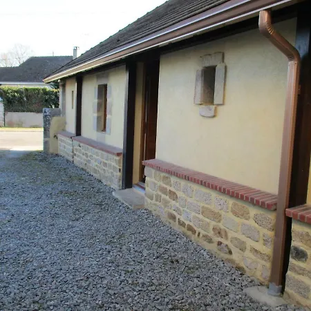 Chez Bari Villa Bourbon-l'Archambault Exterior photo